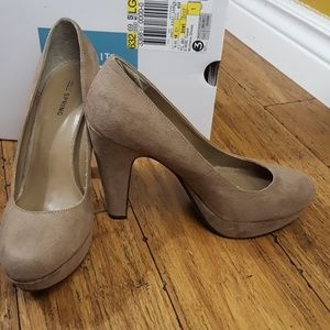 Call it spring closed toe heel